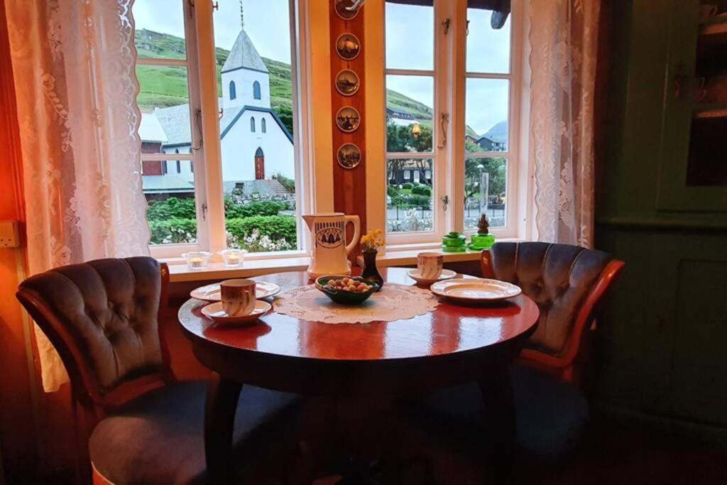 Charming And Authentic Heritage Retreat In Kvivik - Right Next To The River Eksteriør bilde