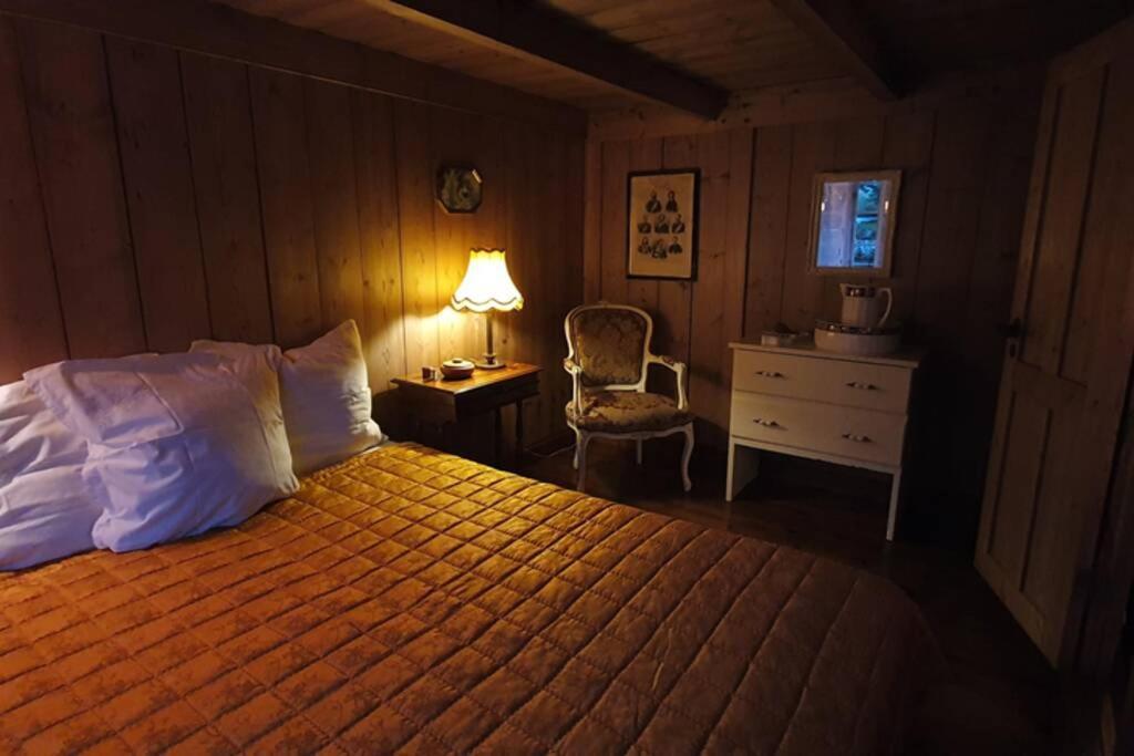 Charming And Authentic Heritage Retreat In Kvivik - Right Next To The River Eksteriør bilde