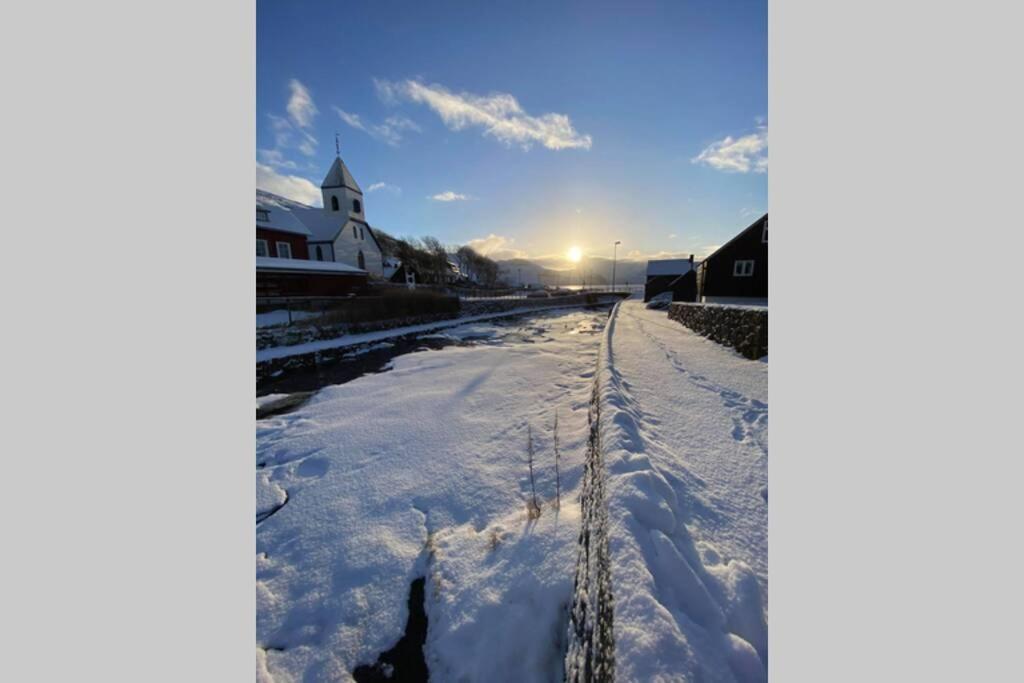 Charming And Authentic Heritage Retreat In Kvivik - Right Next To The River Eksteriør bilde